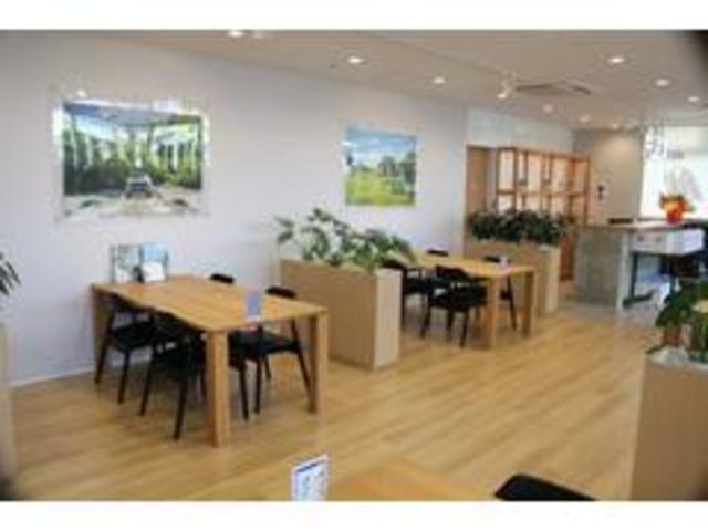 ハイエースワゴン ＧＬ　ロング　カロッツェリア７インチナビ　１０インチフリップダウンモニター　ＥＴＣ　デジタルインナーミラー　クリアランスソナー　パノラミックビューモニター　１７インチアルミホイール　ナスカータイヤ　スマートベッド（41枚目）