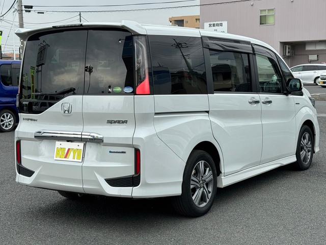 ステップワゴンスパーダ スパーダハイブリッド　Ｇ　ホンダセンシング　禁煙車　純正８型ナビ＆１１．６型後席モニター　両側電動スライドドア　ホンダセンシング　バックカメラ　追従クルコン　ＬＥＤヘッドライト　フォグランプ　フルセグＴＶ　ＢＴオーディオ　ＣＤ／ＤＶＤ　ＥＴＣ（4枚目）