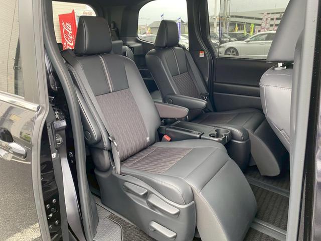 ノア ハイブリッドＳ－Ｚ　禁煙車　トヨタチームメイト　パノラミックビューモニター　地図機能有り１０．５型ディスプレイオーディオ＋　ＤＶＤ再生　地デジ　ＢＬＵＥＴＯＯＴＨ　ＨＤＭＩ端子　快適温熱シート　全車速追従クルコン　両側電動スライド　パワーバックドア（13枚目）