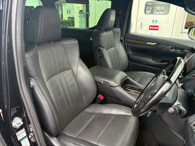 アルファードハイブリッド エグゼクティブラウンジS 禁煙車 当店下取車 1オーナー JBL10.5型ナビ モデリスタエアロ パノラミックビューモニター 後席モニター ツインムーンルーフ 地デジ DVD再生 BLUETOOTH 電動温熱&冷感シート 両側電動&電動バックドア 保証書(19枚目)