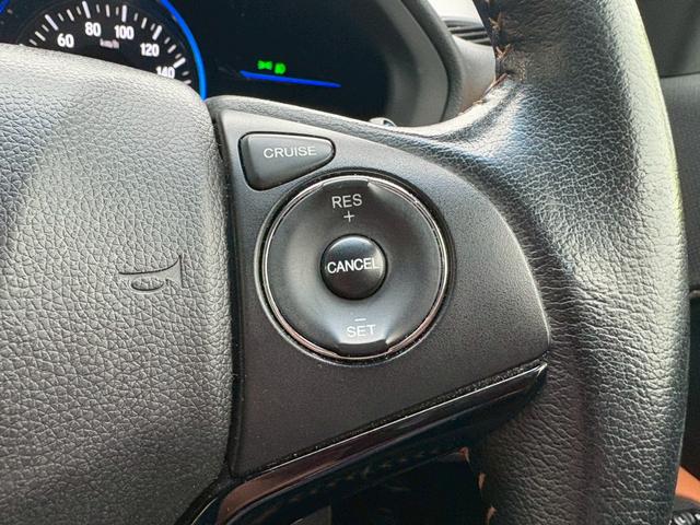 ヴェゼル ハイブリッドＺ　禁煙者　１オーナー　ＨＤＭＩ／ＵＳＢ入力端子　シティブレーキアクティブシステム　純正７型ナビ　ＤＶＤ再生　地デジ　ＢＬＵＥＴＯＯＴＨ　バックカメラ　純正アルミ　ルーフレール　シートヒーター　ＬＥＤライト　盗難防止装置　取扱説明書　保証書（6枚目）