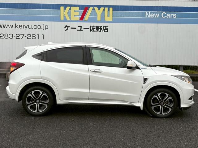 ヴェゼル ハイブリッドＺ　禁煙者　１オーナー　ＨＤＭＩ／ＵＳＢ入力端子　シティブレーキアクティブシステム　純正７型ナビ　ＤＶＤ再生　地デジ　ＢＬＵＥＴＯＯＴＨ　バックカメラ　純正アルミ　ルーフレール　シートヒーター　ＬＥＤライト　盗難防止装置　取扱説明書　保証書（12枚目）