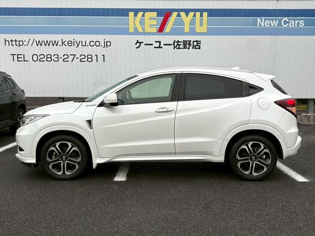 ヴェゼル ハイブリッドＺ　禁煙者　１オーナー　ＨＤＭＩ／ＵＳＢ入力端子　シティブレーキアクティブシステム　純正７型ナビ　ＤＶＤ再生　地デジ　ＢＬＵＥＴＯＯＴＨ　バックカメラ　純正アルミ　ルーフレール　シートヒーター　ＬＥＤライト　盗難防止装置　取扱説明書　保証書（15枚目）