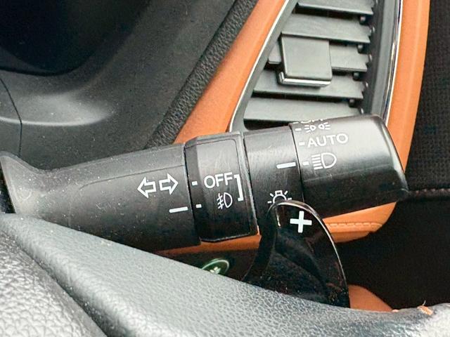 ヴェゼル ハイブリッドＺ　禁煙者　１オーナー　ＨＤＭＩ／ＵＳＢ入力端子　シティブレーキアクティブシステム　純正７型ナビ　ＤＶＤ再生　地デジ　ＢＬＵＥＴＯＯＴＨ　バックカメラ　純正アルミ　ルーフレール　シートヒーター　ＬＥＤライト　盗難防止装置　取扱説明書　保証書（28枚目）