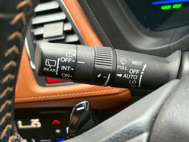 ヴェゼル ハイブリッドＺ　禁煙者　１オーナー　ＨＤＭＩ／ＵＳＢ入力端子　シティブレーキアクティブシステム　純正７型ナビ　ＤＶＤ再生　地デジ　ＢＬＵＥＴＯＯＴＨ　バックカメラ　純正アルミ　ルーフレール　シートヒーター　ＬＥＤライト　盗難防止装置　取扱説明書　保証書（29枚目）