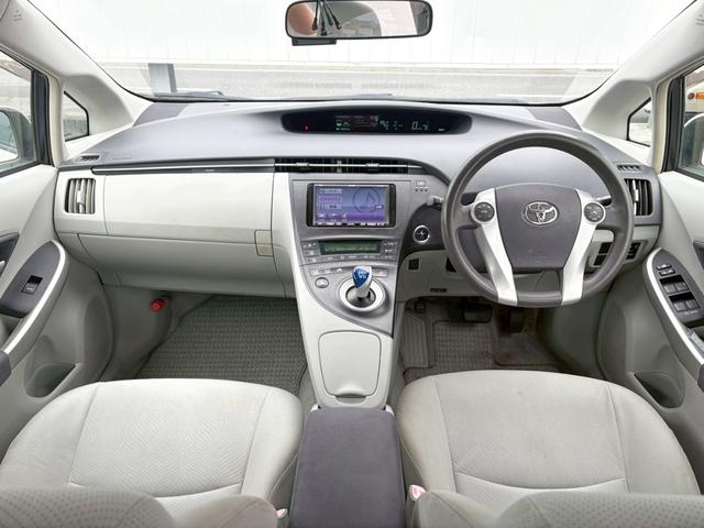 プリウス S 佐野店下取車 禁煙車 社外7型ナビ 1セグ DVD再生 CD ラジオ ETC スマートキー フォグランプ オートライト アイドリングストップ 盗難防止装置 取扱説明書 記録簿有り 保証書(4枚目)
