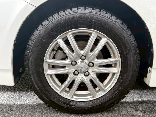 プリウス S 佐野店下取車 禁煙車 社外7型ナビ 1セグ DVD再生 CD ラジオ ETC スマートキー フォグランプ オートライト アイドリングストップ 盗難防止装置 取扱説明書 記録簿有り 保証書(6枚目)