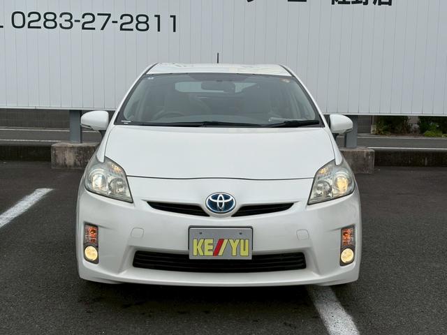 プリウス S 佐野店下取車 禁煙車 社外7型ナビ 1セグ DVD再生 CD ラジオ ETC スマートキー フォグランプ オートライト アイドリングストップ 盗難防止装置 取扱説明書 記録簿有り 保証書(9枚目)