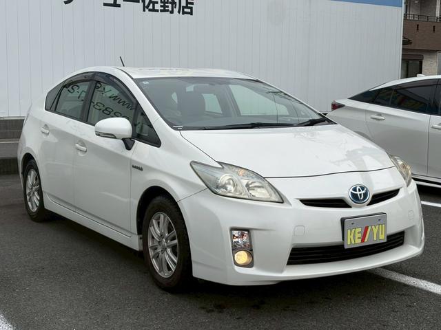 プリウス S 佐野店下取車 禁煙車 社外7型ナビ 1セグ DVD再生 CD ラジオ ETC スマートキー フォグランプ オートライト アイドリングストップ 盗難防止装置 取扱説明書 記録簿有り 保証書(10枚目)