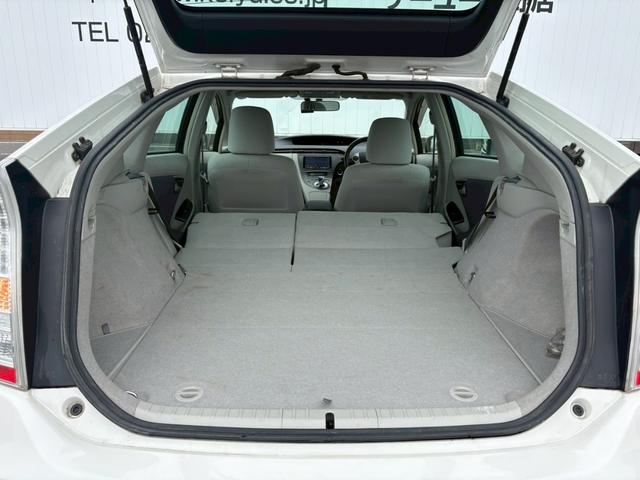 プリウス S 佐野店下取車 禁煙車 社外7型ナビ 1セグ DVD再生 CD ラジオ ETC スマートキー フォグランプ オートライト アイドリングストップ 盗難防止装置 取扱説明書 記録簿有り 保証書(20枚目)