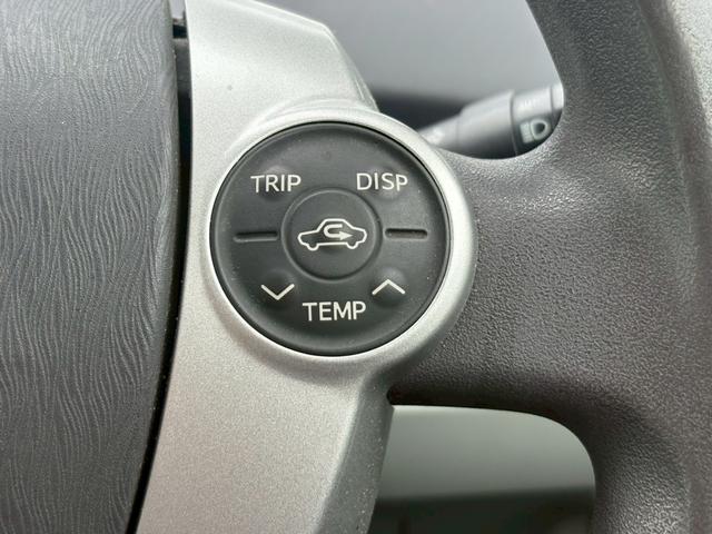 プリウス S 佐野店下取車 禁煙車 社外7型ナビ 1セグ DVD再生 CD ラジオ ETC スマートキー フォグランプ オートライト アイドリングストップ 盗難防止装置 取扱説明書 記録簿有り 保証書(25枚目)