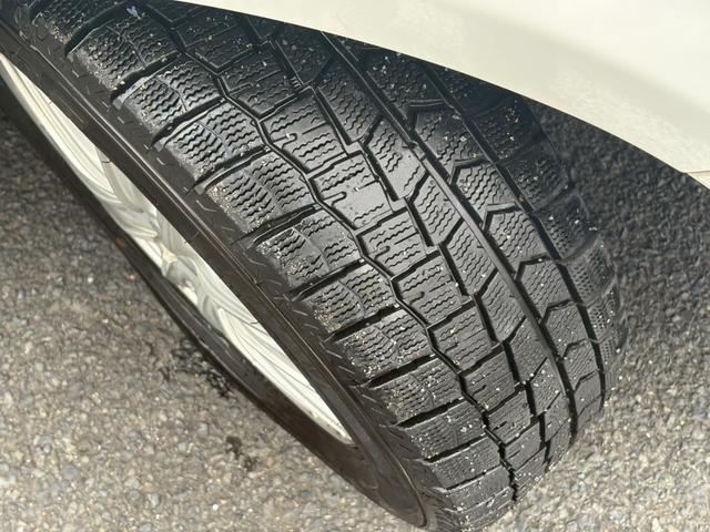 プリウス S 佐野店下取車 禁煙車 社外7型ナビ 1セグ DVD再生 CD ラジオ ETC スマートキー フォグランプ オートライト アイドリングストップ 盗難防止装置 取扱説明書 記録簿有り 保証書(37枚目)