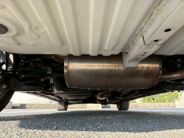 エスティマ アエラス プレミアムエディション 禁煙 純正ナビ&後席モニタ 両側電動スライドドア HIDヘッドライト&フォグランプ 電動ハーフレザーシート バックカメラ クルーズコントロール ビルトインETC ウッドステア 地デジ Bluetooth CD/DVD 保証書(38枚目)