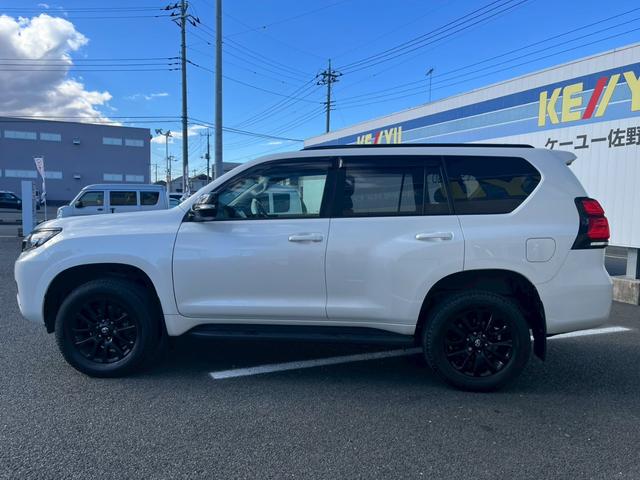 ■ケーユーＨＤでは、【ケーユー（国産／新車・中古）】【メルセデス・ベンツ】【ＢＭＷ／ＭＩＮＩ】【フォルクスワーゲン】【クライスラー・ジープ・キャデラック・シボレー】等の正規ディーラーを展開しております