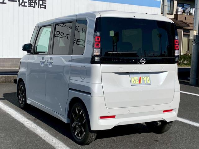 ルークス ハイウェイスター　Ｇターボプロパイロットエディション　届出済未使用車　快適パック　アラウンドビュー　ＢＳＭ・ＲＣＴＡ　シート＆ステアヒーター　両側電動スライド　リヤシーリングファン　後席テーブル＆サンシェード　ブレーキホールド　ＬＥＤライト　保証書（15枚目）