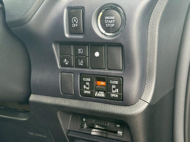 ヴォクシー ＺＳ　煌ＩＩ　禁煙車　純正１０型ナビ＆１２型後席モニター　衝突軽減＆車線逸脱警告　両側電動スライドドア　ＬＥＤヘッドライト　フォグランプ　バックカメラ　２０２５年製ダンロップタイヤ　ＥＴＣ　地デジ　ＢＴオーディオ　ＣＤ／ＤＶＤ再生　取扱説明書　保証書（5枚目）