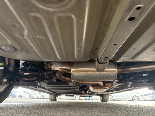 ヴォクシー ＺＳ　煌ＩＩ　禁煙車　純正１０型ナビ＆１２型後席モニター　衝突軽減＆車線逸脱警告　両側電動スライドドア　ＬＥＤヘッドライト　フォグランプ　バックカメラ　２０２５年製ダンロップタイヤ　ＥＴＣ　地デジ　ＢＴオーディオ　ＣＤ／ＤＶＤ再生　取扱説明書　保証書（8枚目）