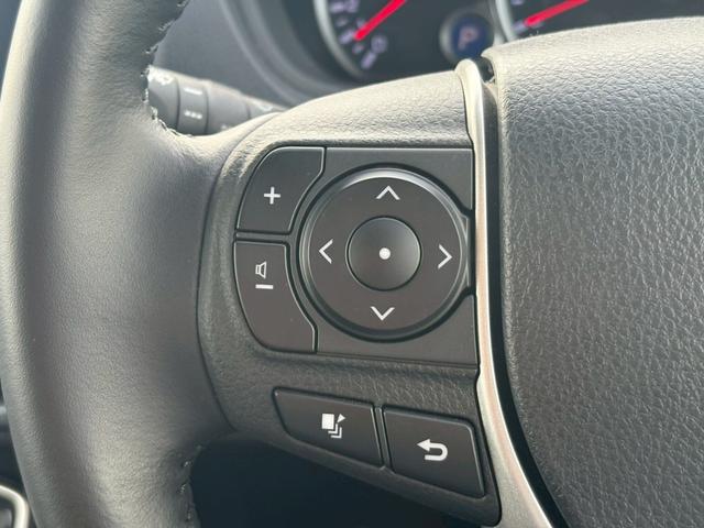 ヴォクシー ＺＳ　煌ＩＩ　禁煙車　純正１０型ナビ＆１２型後席モニター　衝突軽減＆車線逸脱警告　両側電動スライドドア　ＬＥＤヘッドライト　フォグランプ　バックカメラ　２０２５年製ダンロップタイヤ　ＥＴＣ　地デジ　ＢＴオーディオ　ＣＤ／ＤＶＤ再生　取扱説明書　保証書（26枚目）