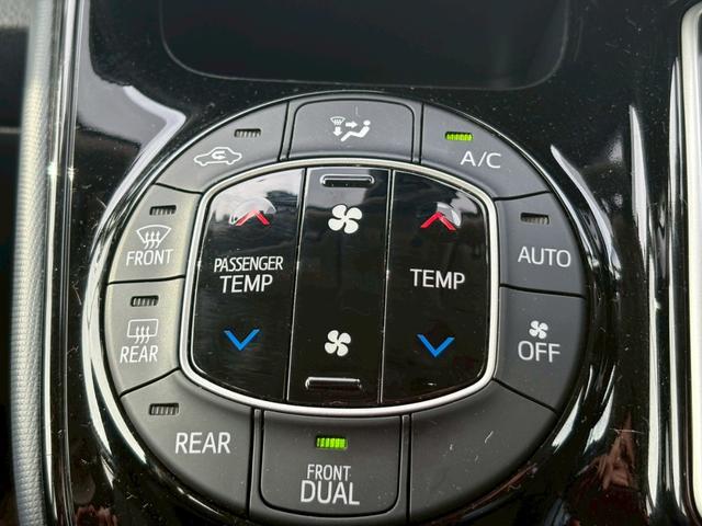 ヴォクシー ＺＳ　煌ＩＩ　禁煙車　純正１０型ナビ＆１２型後席モニター　衝突軽減＆車線逸脱警告　両側電動スライドドア　ＬＥＤヘッドライト　フォグランプ　バックカメラ　２０２５年製ダンロップタイヤ　ＥＴＣ　地デジ　ＢＴオーディオ　ＣＤ／ＤＶＤ再生　取扱説明書　保証書（33枚目）