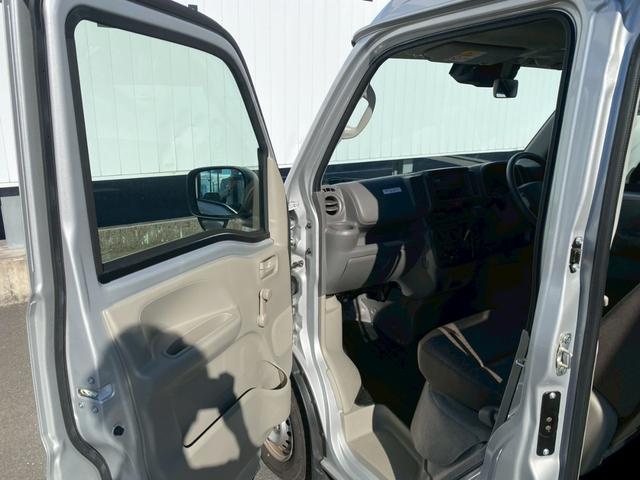 エブリイ ＰＡ　禁煙車　１オーナー　パートタイム４ＷＤ　衝突被害軽減　車線逸脱警告　デュアルカメラブレーキサポート　ラジオ　センサー　ダブルエアバッグ　プライバシーガラス　スペアキー　取扱説明書　保証書（24枚目）