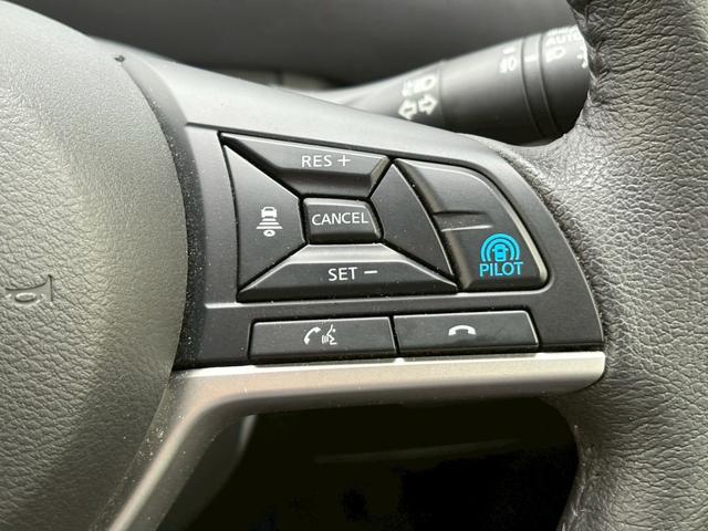 セレナ e-パワー ハイウェイスターV 禁煙車 プロパイロット アラウンドビューモニター 両側電動スライドドア 純正10型ナビ 後席モニター DVD再生 地デジ BLUETOOTH デジタルインナーミラー ドラレコ 衝突被害軽減 車線逸脱警告 LEDライト 保証書(4枚目)