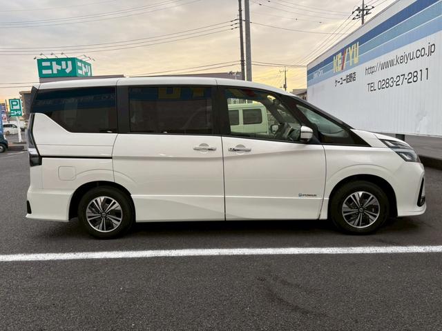 セレナ e-パワー ハイウェイスターV 禁煙車 プロパイロット アラウンドビューモニター 両側電動スライドドア 純正10型ナビ 後席モニター DVD再生 地デジ BLUETOOTH デジタルインナーミラー ドラレコ 衝突被害軽減 車線逸脱警告 LEDライト 保証書(13枚目)