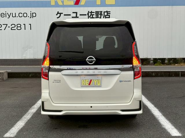 セレナ e-パワー ハイウェイスターV 禁煙車 プロパイロット アラウンドビューモニター 両側電動スライドドア 純正10型ナビ 後席モニター DVD再生 地デジ BLUETOOTH デジタルインナーミラー ドラレコ 衝突被害軽減 車線逸脱警告 LEDライト 保証書(14枚目)