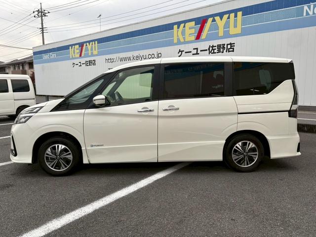 セレナ e-パワー ハイウェイスターV 禁煙車 プロパイロット アラウンドビューモニター 両側電動スライドドア 純正10型ナビ 後席モニター DVD再生 地デジ BLUETOOTH デジタルインナーミラー ドラレコ 衝突被害軽減 車線逸脱警告 LEDライト 保証書(17枚目)