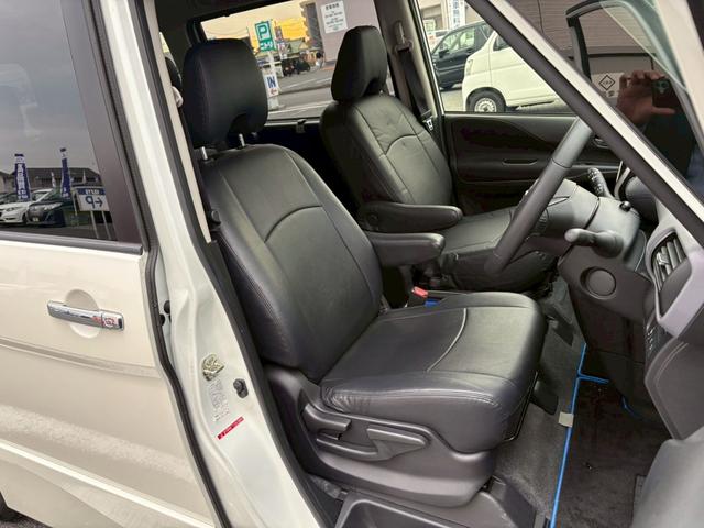 セレナ e-パワー ハイウェイスターV 禁煙車 プロパイロット アラウンドビューモニター 両側電動スライドドア 純正10型ナビ 後席モニター DVD再生 地デジ BLUETOOTH デジタルインナーミラー ドラレコ 衝突被害軽減 車線逸脱警告 LEDライト 保証書(19枚目)