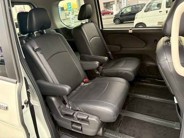 セレナ e-パワー ハイウェイスターV 禁煙車 プロパイロット アラウンドビューモニター 両側電動スライドドア 純正10型ナビ 後席モニター DVD再生 地デジ BLUETOOTH デジタルインナーミラー ドラレコ 衝突被害軽減 車線逸脱警告 LEDライト 保証書(21枚目)