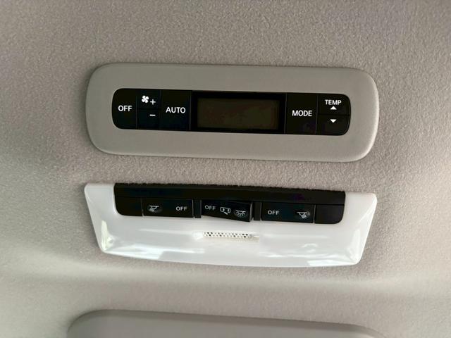 セレナ e-パワー ハイウェイスターV 禁煙車 プロパイロット アラウンドビューモニター 両側電動スライドドア 純正10型ナビ 後席モニター DVD再生 地デジ BLUETOOTH デジタルインナーミラー ドラレコ 衝突被害軽減 車線逸脱警告 LEDライト 保証書(26枚目)