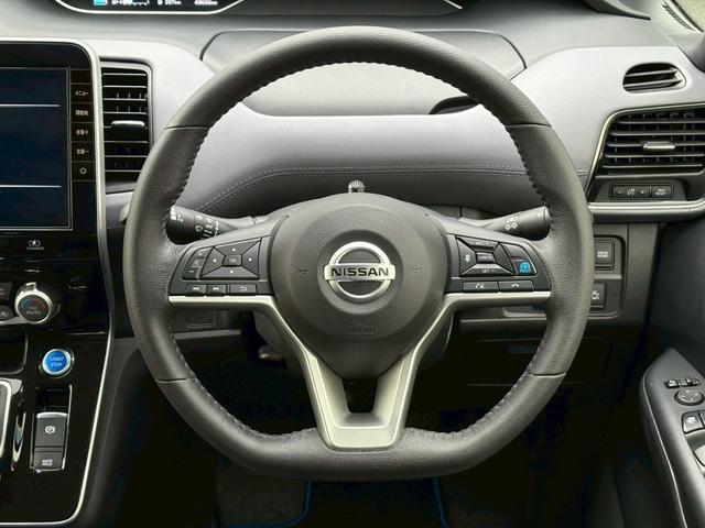 セレナ e-パワー ハイウェイスターV 禁煙車 プロパイロット アラウンドビューモニター 両側電動スライドドア 純正10型ナビ 後席モニター DVD再生 地デジ BLUETOOTH デジタルインナーミラー ドラレコ 衝突被害軽減 車線逸脱警告 LEDライト 保証書(30枚目)