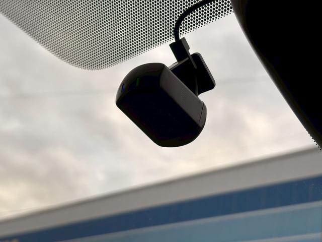 セレナ e-パワー ハイウェイスターV 禁煙車 プロパイロット アラウンドビューモニター 両側電動スライドドア 純正10型ナビ 後席モニター DVD再生 地デジ BLUETOOTH デジタルインナーミラー ドラレコ 衝突被害軽減 車線逸脱警告 LEDライト 保証書(41枚目)