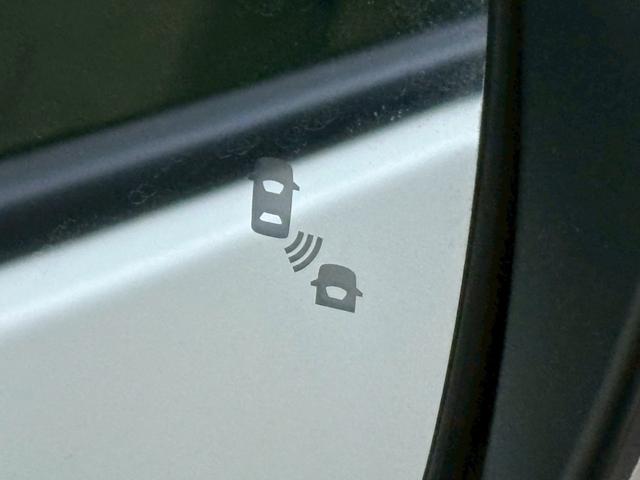 セレナ e-パワー ハイウェイスターV 禁煙車 プロパイロット アラウンドビューモニター 両側電動スライドドア 純正10型ナビ 後席モニター DVD再生 地デジ BLUETOOTH デジタルインナーミラー ドラレコ 衝突被害軽減 車線逸脱警告 LEDライト 保証書(43枚目)