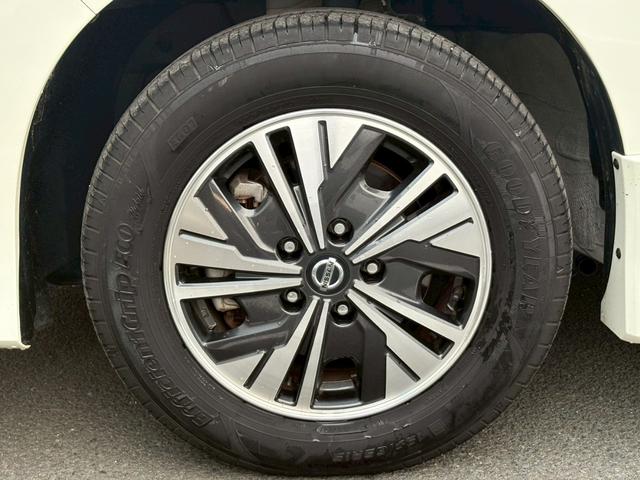 セレナ e-パワー ハイウェイスターV 禁煙車 プロパイロット アラウンドビューモニター 両側電動スライドドア 純正10型ナビ 後席モニター DVD再生 地デジ BLUETOOTH デジタルインナーミラー ドラレコ 衝突被害軽減 車線逸脱警告 LEDライト 保証書(44枚目)