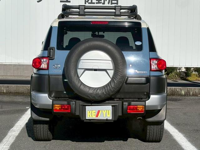 ＦＪクルーザー カラーパッケージ　禁煙　７型地デジナビ　Ｂｌｕｅｔｏｏｔｈ　ルーフラック　Ｂｌｕｅｔｏｏｔｈ　ＵＳＢ　ＤＶＤ　バックカメラ　コーナーセンサー　前後ドラレコ　ＥＴＣ　ＬＥＤヘッドライト　フォグ　クルコン　社外アルミ　キーレス　スペアキー　ＴＲＣ　取説　保証書（14枚目）