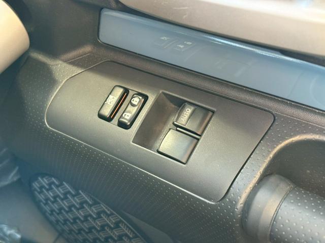 ＦＪクルーザー カラーパッケージ　禁煙　７型地デジナビ　Ｂｌｕｅｔｏｏｔｈ　ルーフラック　Ｂｌｕｅｔｏｏｔｈ　ＵＳＢ　ＤＶＤ　バックカメラ　コーナーセンサー　前後ドラレコ　ＥＴＣ　ＬＥＤヘッドライト　フォグ　クルコン　社外アルミ　キーレス　スペアキー　ＴＲＣ　取説　保証書（28枚目）
