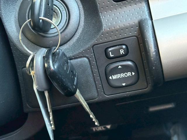 ＦＪクルーザー カラーパッケージ　禁煙　７型地デジナビ　Ｂｌｕｅｔｏｏｔｈ　ルーフラック　Ｂｌｕｅｔｏｏｔｈ　ＵＳＢ　ＤＶＤ　バックカメラ　コーナーセンサー　前後ドラレコ　ＥＴＣ　ＬＥＤヘッドライト　フォグ　クルコン　社外アルミ　キーレス　スペアキー　ＴＲＣ　取説　保証書（32枚目）