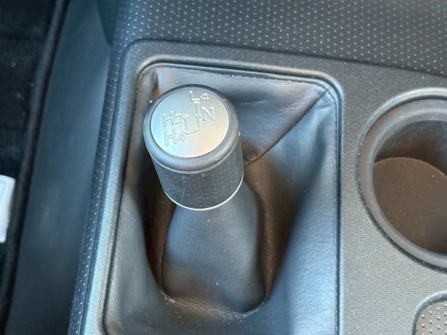 ＦＪクルーザー カラーパッケージ　禁煙　７型地デジナビ　Ｂｌｕｅｔｏｏｔｈ　ルーフラック　Ｂｌｕｅｔｏｏｔｈ　ＵＳＢ　ＤＶＤ　バックカメラ　コーナーセンサー　前後ドラレコ　ＥＴＣ　ＬＥＤヘッドライト　フォグ　クルコン　社外アルミ　キーレス　スペアキー　ＴＲＣ　取説　保証書（39枚目）