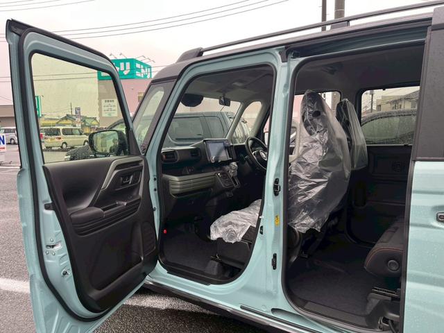 スペーシアギア ハイブリッドＸＺターボ　届出済未使用車　全方位モニター付ナビ　スズキセーフティサポート　ＨＵＤ　シート＆ステアヒーター　オットマン　両側電動スライド　ＢＴオーディオ　地デジ　サーキュレーター　後席テーブル＆サンシェード　ＬＥＤライト　ルーフレール　保証書（24枚目）