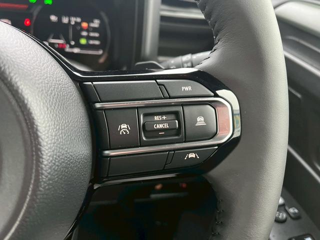 スペーシアギア ハイブリッドＸＺターボ　届出済未使用車　全方位モニター付ナビ　スズキセーフティサポート　ＨＵＤ　シート＆ステアヒーター　オットマン　両側電動スライド　ＢＴオーディオ　地デジ　サーキュレーター　後席テーブル＆サンシェード　ＬＥＤライト　ルーフレール　保証書（29枚目）