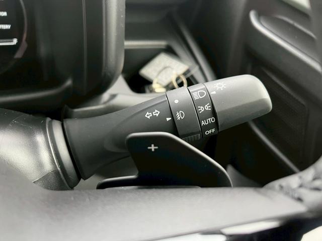 スペーシアギア ハイブリッドＸＺターボ　届出済未使用車　全方位モニター付ナビ　スズキセーフティサポート　ＨＵＤ　シート＆ステアヒーター　オットマン　両側電動スライド　ＢＴオーディオ　地デジ　サーキュレーター　後席テーブル＆サンシェード　ＬＥＤライト　ルーフレール　保証書（30枚目）