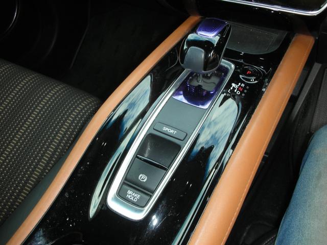 ヴェゼル ハイブリッドＺ・ホンダセンシング　ワンオーナー　純正ナビ　バックカメラ　前席シートヒーター　サイド＋カーテンエアバック　ＬＥＤヘッドライト　ＬＥＤフォグ　コンビシート（11枚目）