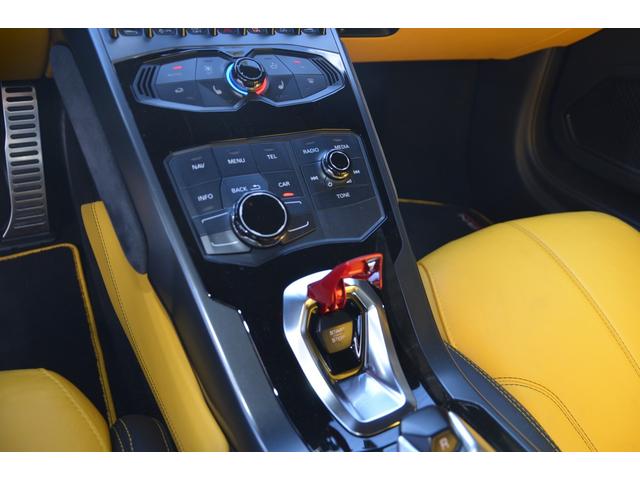ウラカン ＬＰ５８０－２　シートヒーター・ドライブレコーダー・Ｂｌｕｅｔｏｏｔｈ接続・バックカメラ・ＥＴＣ・パワーシート・純正２０インチアルミホイール・レザーシート（29枚目）