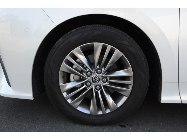 タイヤサイズ：２２５／６０Ｒ１８・純正１８インチアルミホイール