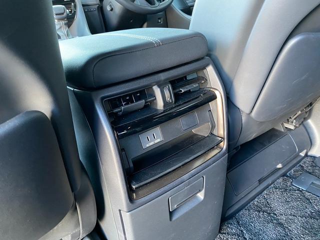 ご掲載のプラン以外にもお客様のご希望に応じてオプションを追加する事ができます。ガラスコーティング・ナビやホイールの交換・ドラレコの取り付けなどお気軽にお申し付けください。