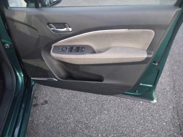 オーラ G BOSE ナビ BT接続 USB ミュージックプレイヤー接続可ワイヤレス充電 地デジテレビ ETC2.0 アダプティブクルコン LED マルチビューカメラ ハイビームアシスト 自動(被害軽減)ブレーキ(20枚目)