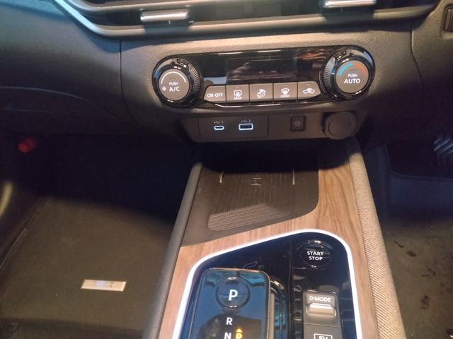 オーラ G BOSE ナビ BT接続 USB ミュージックプレイヤー接続可ワイヤレス充電 地デジテレビ ETC2.0 アダプティブクルコン LED マルチビューカメラ ハイビームアシスト 自動(被害軽減)ブレーキ(70枚目)