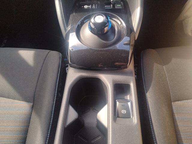 リーフ X Vセレクション プロパイロット 踏み間違い防止装置 LEDランプ シートヒーター クリアランスソナー 360°カメラ ハイビームアシスト メモリ-ナビ Bluetoothオーディオ USB バックカメラ 寒冷地仕様(68枚目)