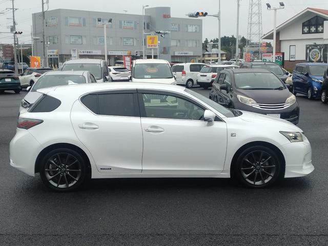 CT CT200h Fスポーツ スマートキー&プッシュスタート クルーズC USBポート エアロ HDDマルチナビ Aストップ 電動格納ミラー 地デジ 助手席エアバッグ キーレスエントリー ナビ&TV ドラレコ AUX 点検記録簿(4枚目)